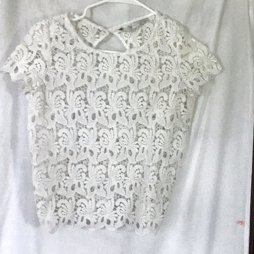 White lace top  like new